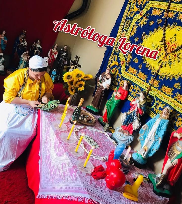 Astróloga Lorena em atendimento espiritual